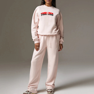 Ensemble jogging et sweat à capuche oversize décontracté pour femme avec logo personnalisé, en molleton épais - Product Image 1