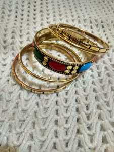 Brazalete de Latón Hecho a Mano con Incrustaciones de Piedras Naturales, Brazalete Étnico Artesanal para Mujer, Joyería Vintage - Product Image 3