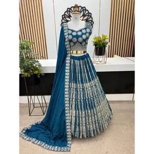 Lehenga choli ชุดแต่งงานชุดแต่งงานชุดแต่งงานลำดับงานเย็บปักถักร้อยที่สวยงาม - Product Image 3