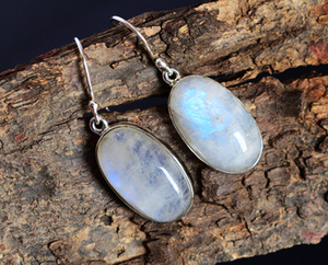 ต่างหูเงินแท้ 925 ประดับด้วยหินมูนสโตนสีรุ้งธรรมชาติ ดีไซน์เก๋ไก๋ เหมาะสำหรับผู้หญิง - Product Image 3