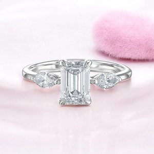 แหวนหมั้นเพชรเม็ดเดี่ยวทรงมรกต 1.60 กะรัต ทอง 14K ได้รับการรับรองจาก IGI ระดับความสะอาด VVS2 สี D เพชรเพาะเลี้ยง LGD ทรงมาร์คีส์สามเม็ด - Product Image 4