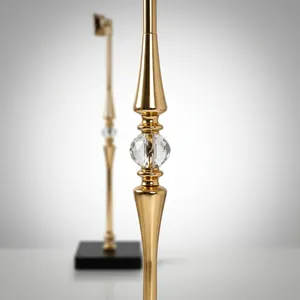 Balustre d'escalier de luxe en or avec accent en cristal, poteau décoratif en métal pour design d'escalier moderne - Product Image 6