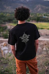 T-shirt à manches courtes col rond noir uni en coton premium ultra-doux et respirant pour homme – Tenue décontractée d'été - Product Image 6