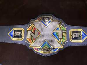 เข็มขัดแชมป์ NXT ชุบทอง ทำจากโลหะผสมสังกะสี สายหนัง น้ำหนักเบา ความยาว 1.2 เมตร สำหรับทุกเพศ MMA แบบกำหนดเองได้ 1 ชิ้น - Product Image 1