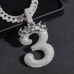 Colgante de Moissanita Número 3 Color Plata con Circonita Cúbica y Cadena para Hombre, Estilo Urbano - Product Image 3