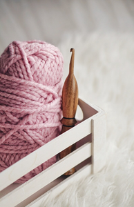 Crochet en bois J-10 (6 mm) : Outil ergonomique en bois fait main - Product Image 4