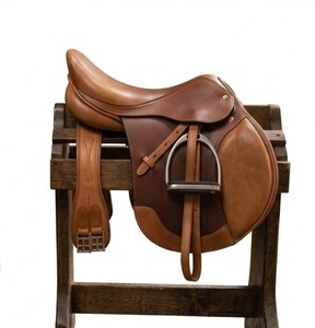 Silla de montar inglesa premium de cuero genuino marrón, equipo de equitación, diseño duradero y de larga duración. - Product Image 1