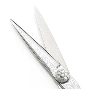 กรรไกรตัดผมลายดามัสกัส6.0นิ้วทำจากสแตนเลส VG10มีด้ามจับเหล็กคมสำหรับมืออาชีพ - Product Image 4