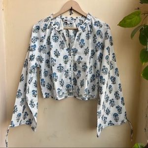 Blusa de Verano para Mujer, Estampada a Mano, Informal, de Algodón, con Bordado Floral y Botones, Corta - Product Image 1