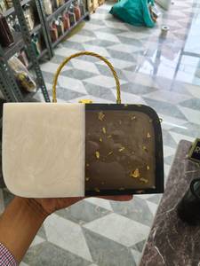 Bolso de Mano de Resina Pintado a Mano, Ecológico y de Lujo, Marca FAIZA CRAFT, para Mujer, para el Día de la Madre, con Gran Espacio, Estilo Elegante y Real - Product Image 2