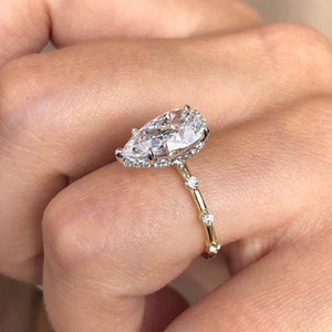 Anillo de Diamante Cultivado en Laboratorio con Corte Corazón y Anillo de Oro Amarillo de 14K con Corazón Entrecruzado, Anillo de Diamante de Oro Amarillo de 14K con Corazón, Anillo de Promesa en Venta - Product Image 3