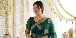 <b>Green</b> <b>Silk</b> Floor-Length Saree Floral Embroidery Gold Border Sun Protection for Women Traditional Wedding Wear India Pakistan - Product Image 4