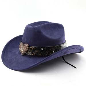 Chapeau de cowboy occidental tendance en daim végétalien avec large ceinture thermique – Collection Automne Hiver 2025 - Product Image 4