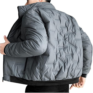 Chaqueta de Invierno Acolchada Gris para Hombre, Cuello Alto, Cierre de Cremallera Frontal, Resistente al Viento, Corte Regular, Color Sólido, Ropa Exterior de Poliéster - Product Image 4