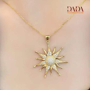 Collar con Colgante de Sol Radiante, Cristales Pavé Brillantes, Tono Dorado, Joyería de Moda para Mujer - Product Image 1
