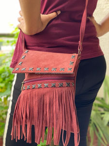 Bolso de hombro hecho a mano con flecos de cuero de ante - Product Image 4