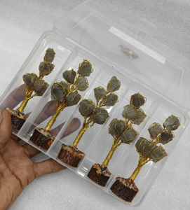 ลูกปัดหินธรรมชาติโกมติจักระรูดราคชา รูปต้นไม้เด็ก  คริสตัลแกะสลัก  ชุดกล่อง 5 ชิ้น - Product Image 2