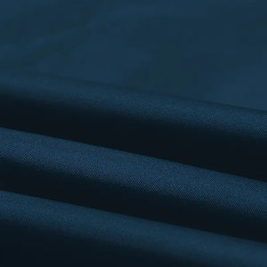 Vêtement d'extérieur léger, réutilisable, imperméable, respirant en nylon pour une protection quotidienne contre les intempéries - Product Image 2