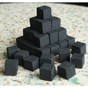 Charbon de coco/briquettes de coque de noix de coco séchée de qualité standard, vendu par le premier fournisseur d'Indonésie aux acheteurs en gros - Product Image 1