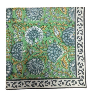 Serviettes carrées en coton 100% faites à la main Ridhi, motif floral indien bleu-vert 20x20, pour mariages, décoration de luxe pour la maison et hôtels - Product Image 1