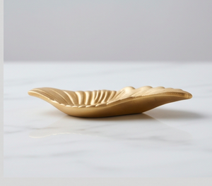 Reposacucharas de metal dorado mate con forma de hoja de ginkgo, soporte para cubiertos, perfecto para uso en la mesa. - Product Image 5