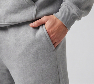 Ensemble survêtement homme hiver personnalisé avec logo, 100% coton 450 g/m², coupe ample et oversize, sweat à capuche zippé épais et pantalon de survêtement uni - Product Image 3