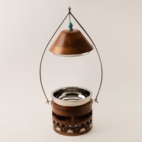 Plat de service de luxe en bois et métal avec couvercle suspendu en bois incrusté et chauffe-plat en acier inoxydable pour buffet du Ramadan et fournitures hôtelières