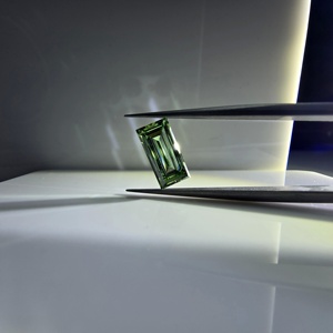 Diamante Cultivado en Laboratorio, Corte Baguette, Verde Intenso, 2CT, Certificado IGI, VS2, Diamante Suelto - Product Image 2