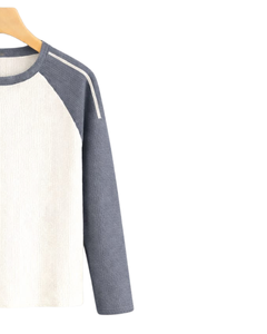 Camiseta de Manga Larga Raglán Gris y Blanca Personalizada para Hombre, de Algodón Acordonado, Cuello Redondo Informal, Estilo Béisbol, Fabricante y Proveedor OEM - Product Image 4