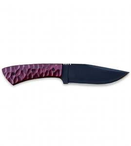 Couteau d'extérieur artisanal sur mesure, revêtement noir, manche en bois texturé violet, lame pleine longueur - Product Image 1