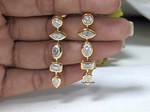 ต่างหูเพชรทรงหยดน้ำ Lurba Jewels ทองคำ 10K สีเหลือง ได้รับการรับรองจาก IGI เพชรเพาะเลี้ยงในห้องปฏิบัติการ เจาะด้วยเลเซอร์ ทรงมาร์คีส์ ประดับขอบแบบ Bezel ดีไซน์ทันสมัยสำหรับผู้หญิง - Product Image 3