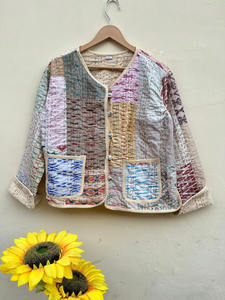 Abrigo largo Kantha, abrigo marrón acolchado bohemio Kantha para mujeres indias, patrón de Chaqueta abierta frontal a rayas de longitud corta para invierno - Product Image 5