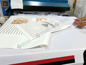 Camiseta de Béisbol Sublimada con Cuello en V, Diseño Personalizado, Servicio OEM, Transpirable, 100% Poliéster, Colores Personalizados - Product Image 6