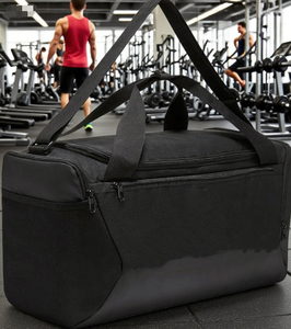 Bolsa Deportiva Unisex de 30-40L, Tela Oxford de Poliéster, Correa Ajustable, Compartimento Interior, Color Negro Sólido, Cierre de Cremallera Informal - Product Image 1