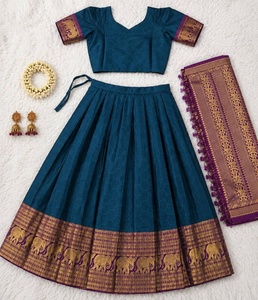 Ensemble Lehenga Choli en soie bleue pour femmes avec bordure violette, tenue traditionnelle indienne, longueur au sol, tenue ethnique pour toutes les saisons - Product Image 3
