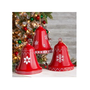Campana Navideña de Hierro Rojo con Estampado de Copos de Nieve Blancos y Cuerda para Colgar - Product Image 6