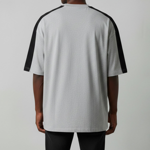 เสื้อยืดคอกลมแขนสั้นทรงโอเวอร์ไซส์สำหรับผู้ชาย สีพื้น แต่งขอบตัดกัน ผ้าคอตตอนเจอร์ซีย์ถัก สไตล์ลำลอง สีเทา สีดำ ผู้ชาย สีเทา สีดำ - Product Image 4