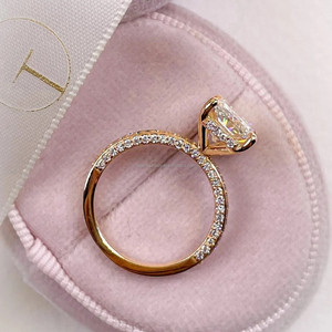 Anillo de Eternidad de Oro Sólido de 14K con Diamantes Cultivados en Laboratorio con Certificación IGI de RB Gems, Corte Brillante, Piedras Laterales de Moissanita - Product Image 5