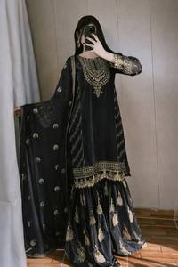 ชุดสูทสำหรับงานปาร์ตี้ของผู้หญิง เสื้อคุर्ตาปักลายดอกไม้ พร้อมชาราร่าและผ้าคลุมไหล่ - Product Image 2