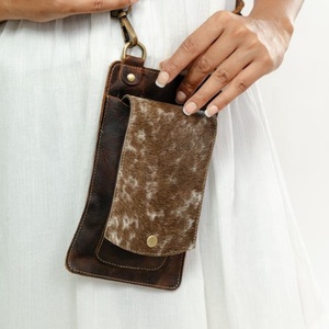 Nuevo bolso de barra cruzada móvil turquesa de cuero con pelo occidental hecho a mano, bolso de teléfono occidental de cuero genuino personalizado para mujer - Product Image 1