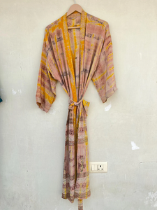 Kimono vintage fait à la main en soie Tye Dye pour elle robe de lune de miel kimono à fleurs en soie pour la plage - Product Image 5