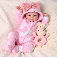 Poupées Reborn Fille Babeside 17 Pouces Colin Nouveau Produit Corps en Vinyle et Tissu Réaliste Grenouillère Rose Cœur en Peluche Personnalisée Vente en Gros