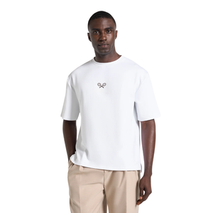 Camiseta de Manga Corta con Cuello Redondo para Hombre, Diseño Gráfico de Cancha de Tenis en la Espalda, Estampado Pequeño en el Pecho, Corte Relajado, Casual, Venta al Por Mayor, Personalizable, OEM, Camisetas de Algodón - Product Image 3
