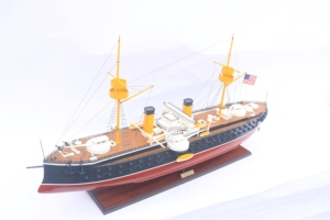 Maquette historique du navire de guerre espagnol Pelayo en bois, fabriquée à la main - Modèle réduit de la marine de 1888 pour la décoration de la maison ou du bureau - Product Image 2