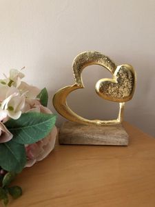 Centre de table décoratif en métal en forme de cœur pour une ambiance romantique et des idées de décoration intérieure élégante - Product Image 2