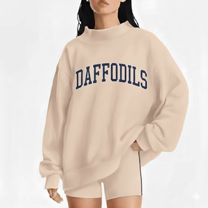 Pull-over oversize à col montant pour femme, en mélange de coton brossé, avec logo frontal, pour un confort supérieur et une tenue flexible, idéal pour l'automne. - Product Image 1