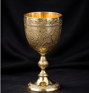 Gobelet en laiton fait main, coupe à boire classique en métal, vaisselle élégante vintage pour la décoration de table et les cadeaux - Product Image 3