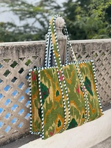 Sac fourre-tout de luxe en velours pour femme, grande capacité, sac à bandoulière matelassé doux, sac à main tendance, écologique, léger, été, personnalisable - Product Image 2