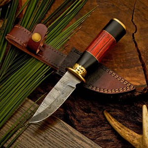 Couteau Skinner artisanal de qualité industrielle en acier Damas avec manche en bois, lame fixe à pointe tombante et bord droit - Product Image 1