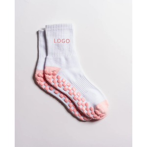 Chaussettes courtes pour femmes, rayées, en coton, à compression, antidérapantes, avec logo personnalisable pour le studio de la marque - Product Image 1